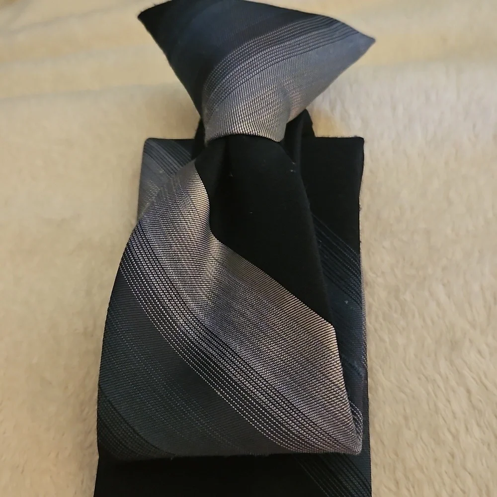 3/$30 DON LOPER 1980s Blue Striped Ombre Skinny Clip-on Tie